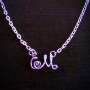 🌿Monogrammed Silver Necklace🌿NWOT