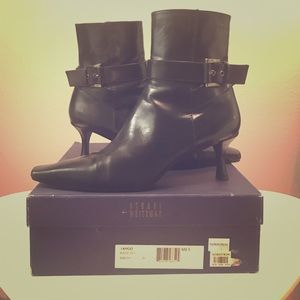 PRICE DROP!! 🎉Stuart Weitzman black leather boot