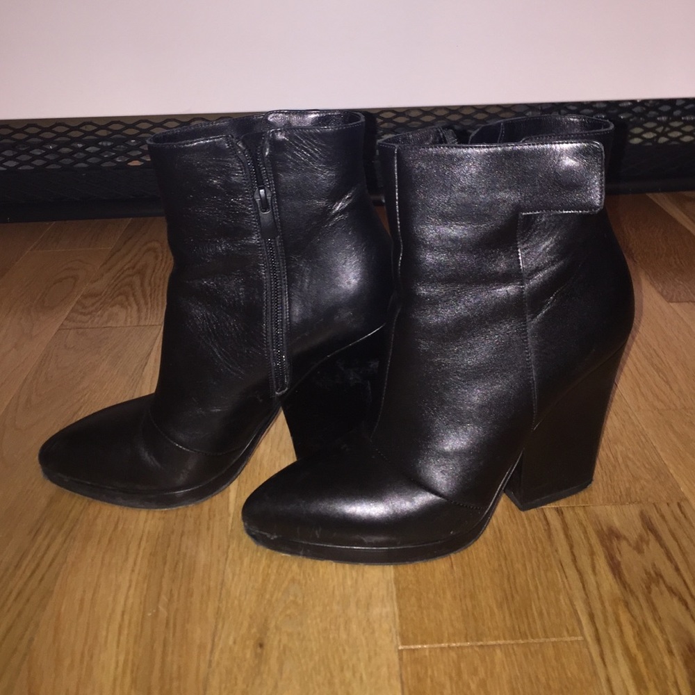 Vince Black Luisa Bootie - leather