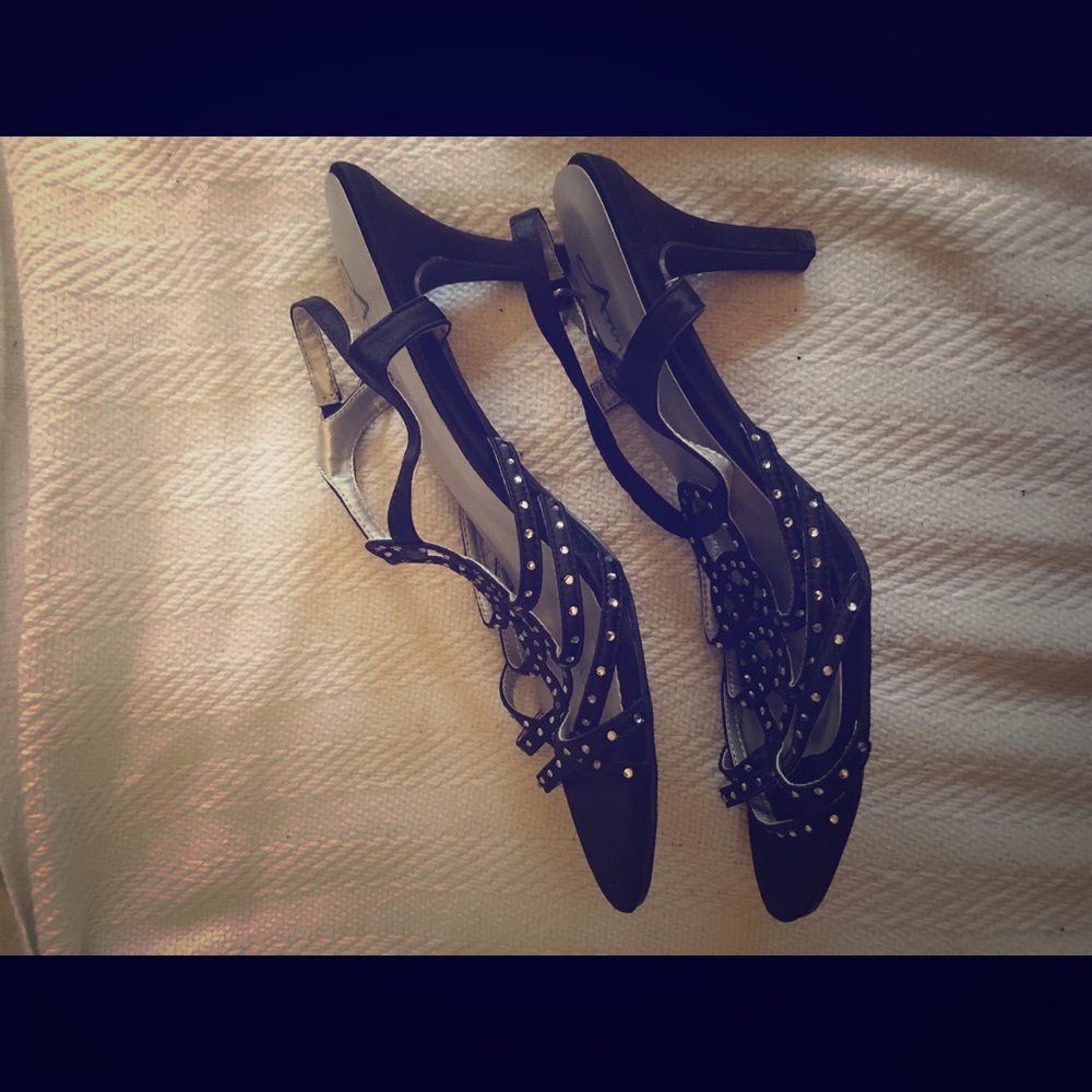 Annie Heels Size 9M