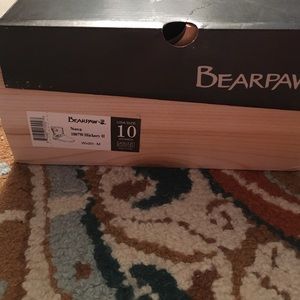BearPaw Brown Nova size 10
