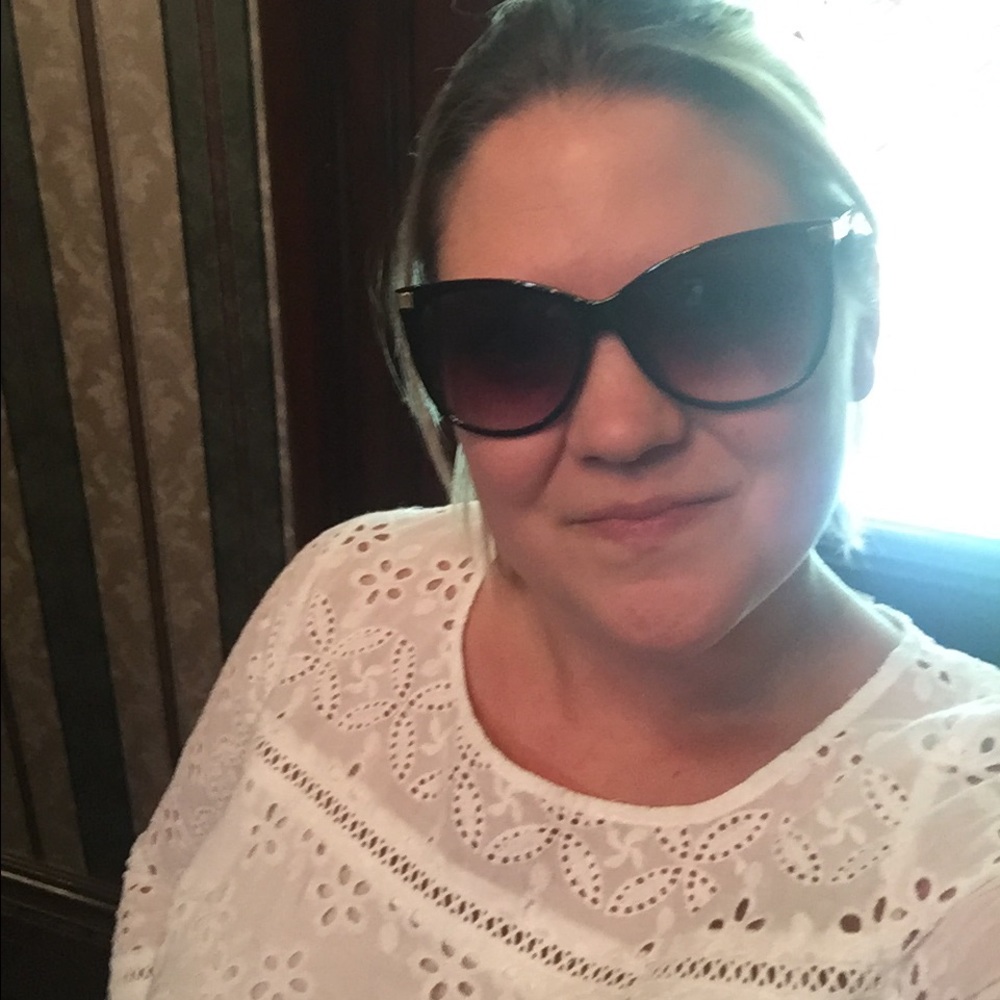 Meet your Posher, Rebecca