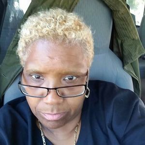 Meet your Posher, Sharon