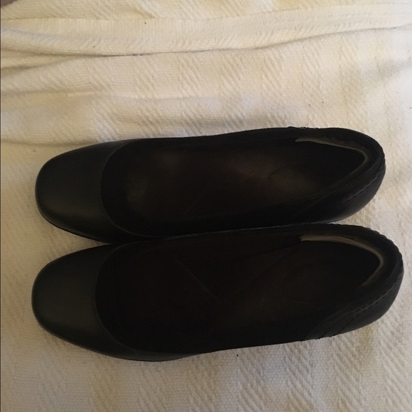 Clarks Size 9.5M - Picture 2 of 2