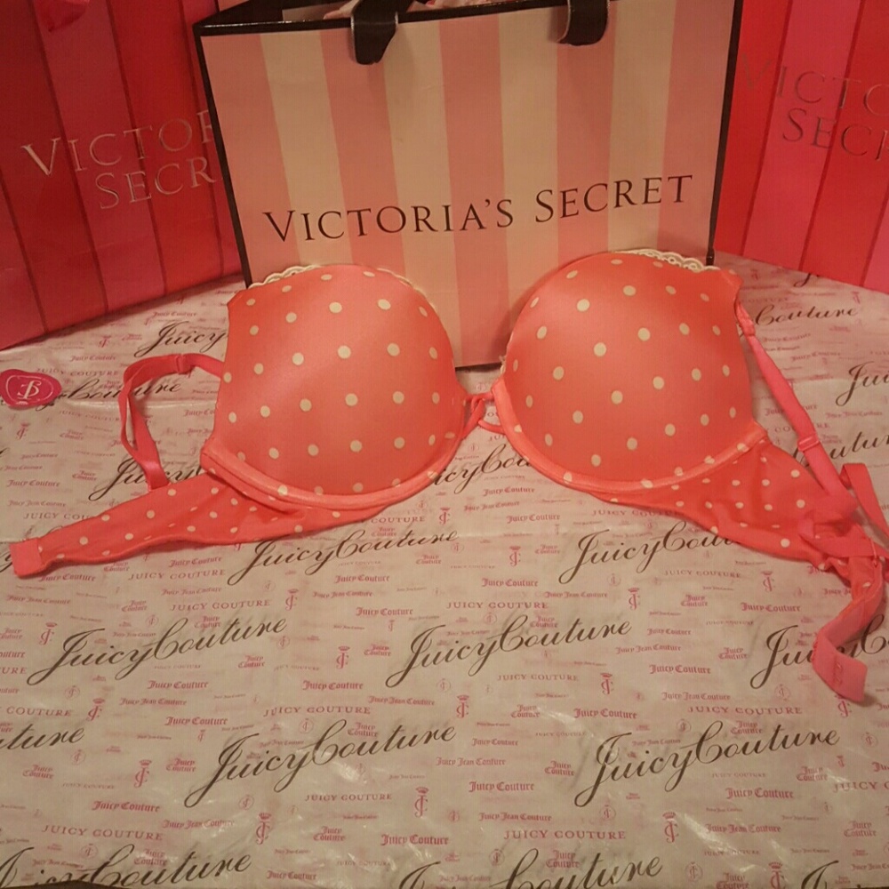 Gorgeous Victorias Secret polka dot bra!!