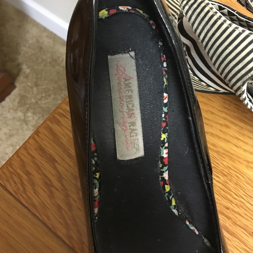 American Rag shoes - Picture 3 of 5