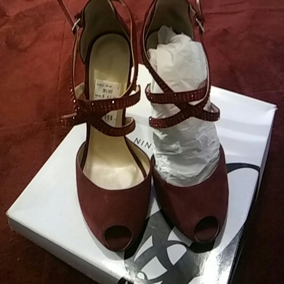 Shoes - Picture 1 of 7