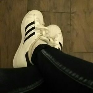 Adidas superstars