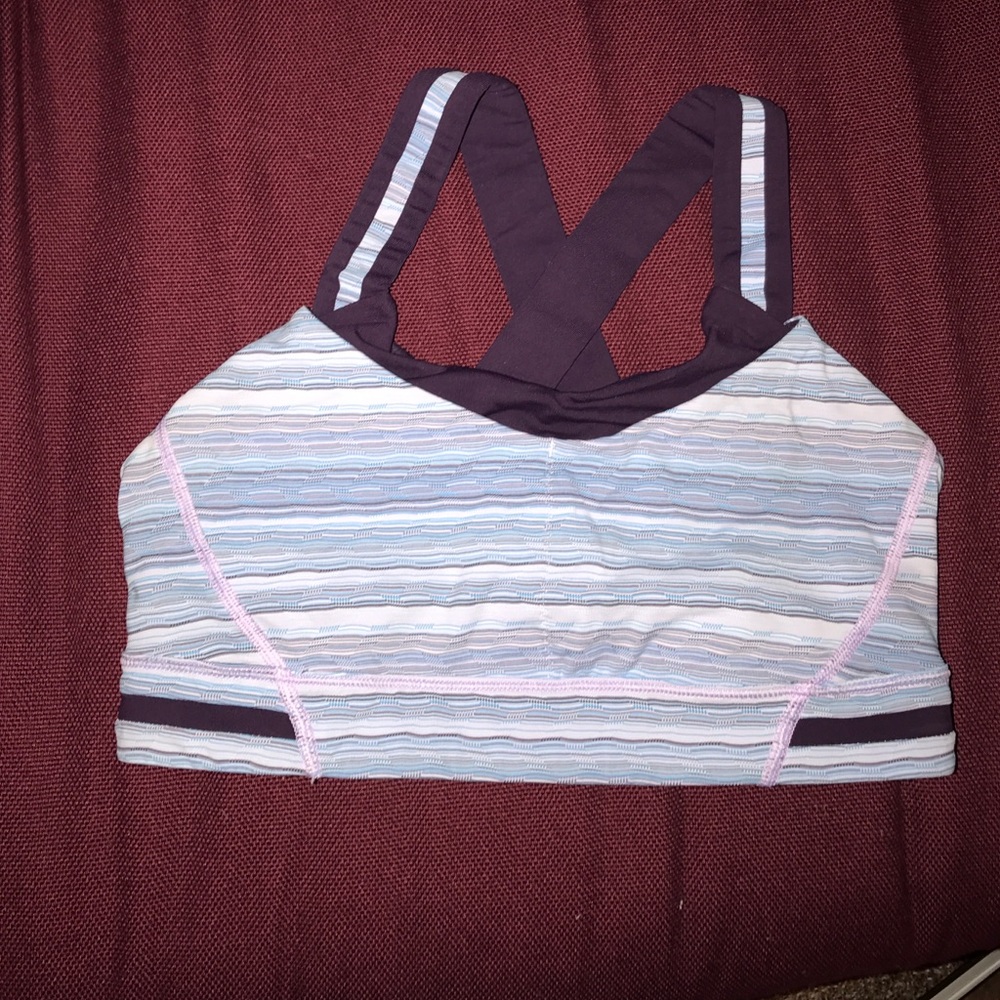 Lululemon sports bra