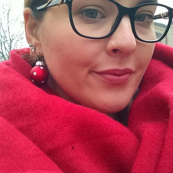 Meet your Posher, Mary - Picture 1 of 1