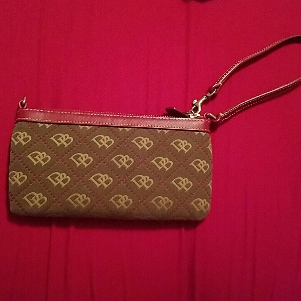 Dooney & Bourke wristlet