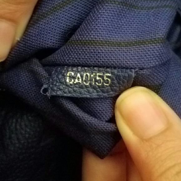 SOLD SOLD Athentic Louis Vuitton Preowned Arsty MM - Picture 4 of 8