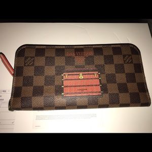AUTHENTIC LOUIS VUITTON WALLET!