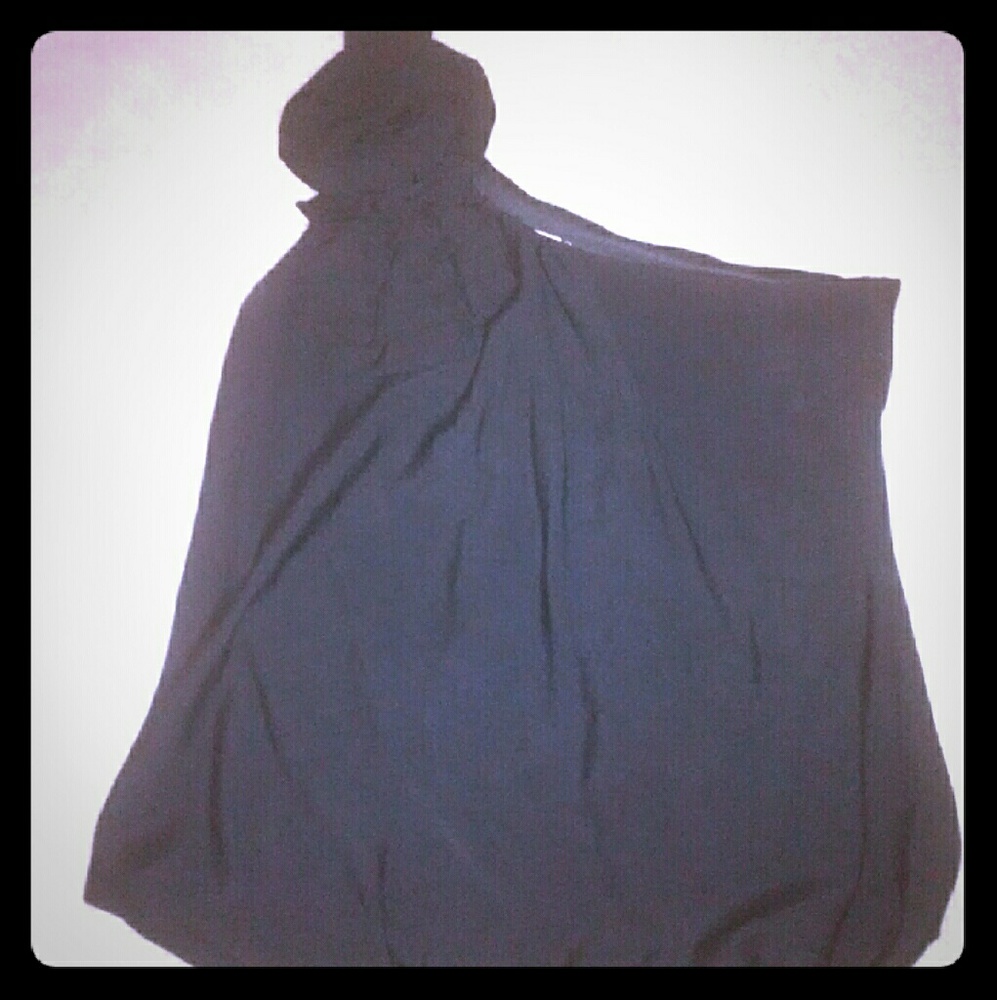 Sleeveless one strap fashion top