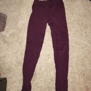 Nordstrom maroon detailed leggings