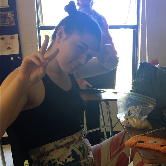 Meet your Posher, Lily - Picture 3 of 8