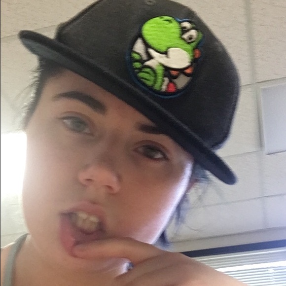 Meet your Posher, Lily - Picture 4 of 8