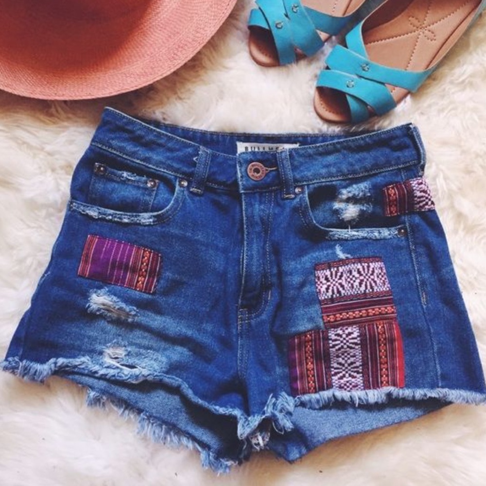 •Tribal Patch Hi-Waisted Denim Mom Shorts•