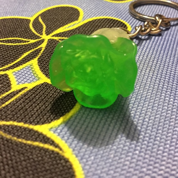 Veggie keychain NWOT - Picture 3 of 3