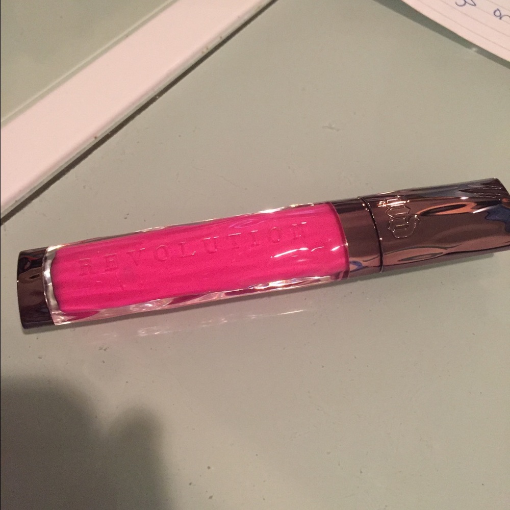 UD Revolution High-Color Lipgloss in Savage