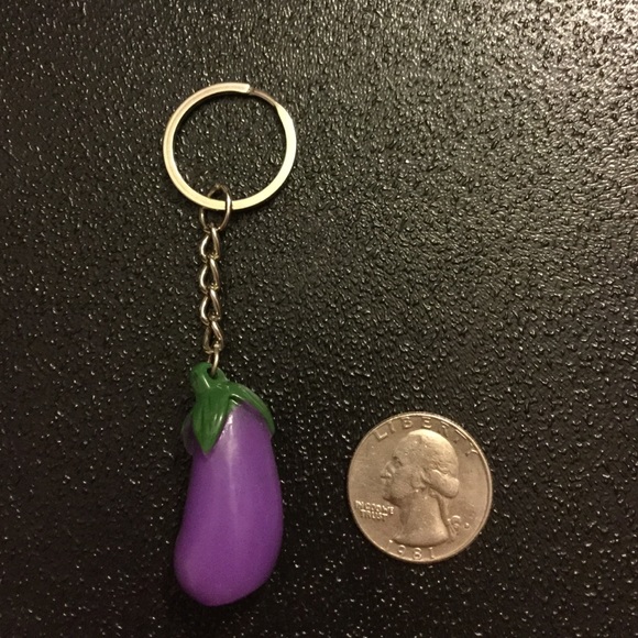 🍆 Eggplant Keychain 🍆 NWOT - Picture 2 of 2