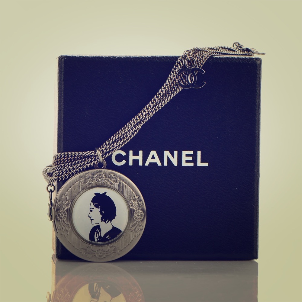Gorgeous coco CHANEL bracelet (rare)