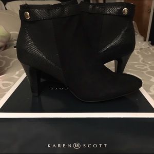NWT Karen Scott Black booties never worn!