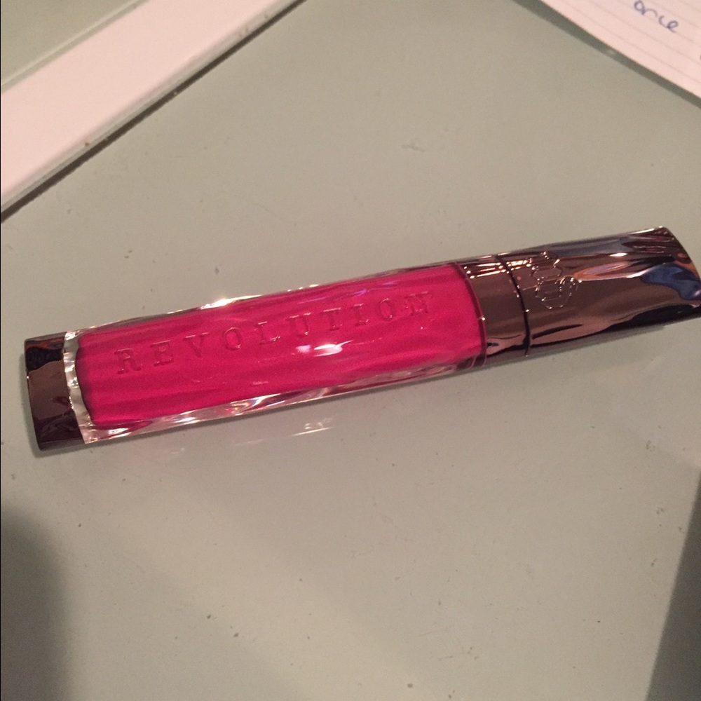 UD Revolution High-Color Lipgloss in Scandal