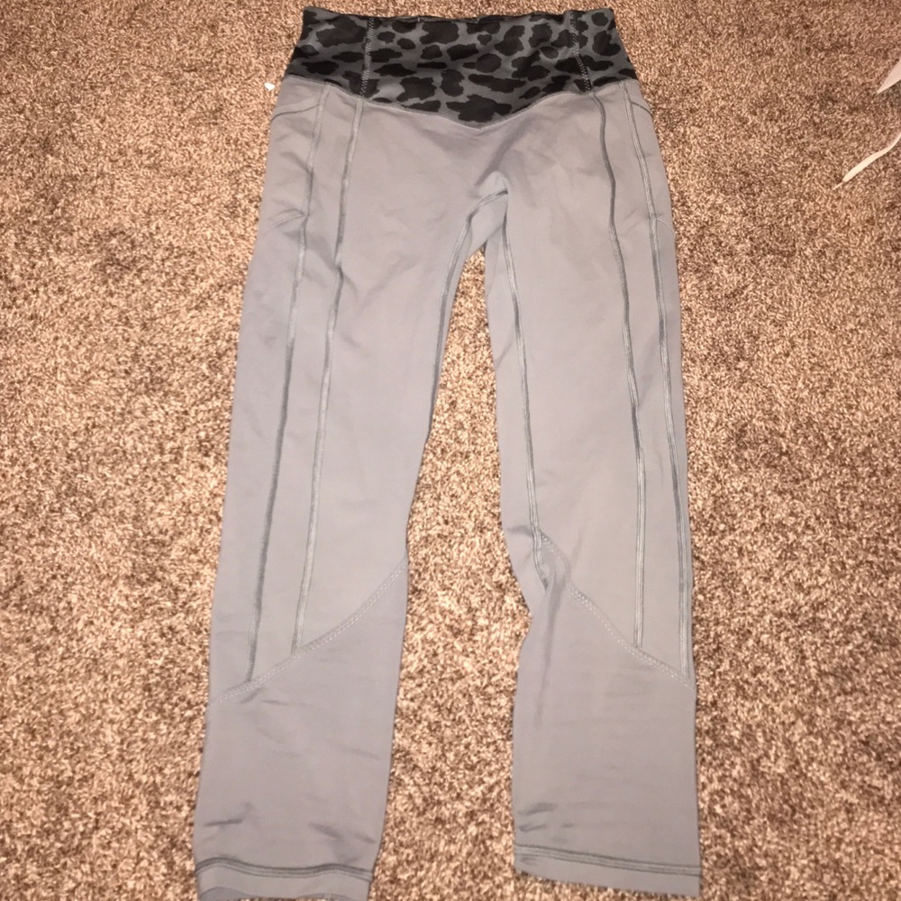 Authentic Lululemon crops. Size 8. High waisted