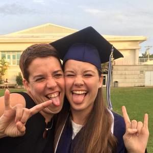 Meet your Posher, Caris