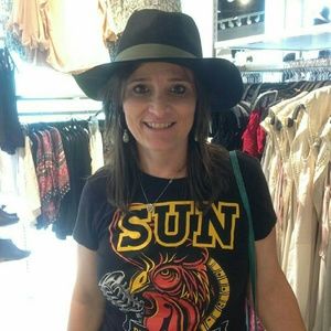 Meet your Posher, Cindy