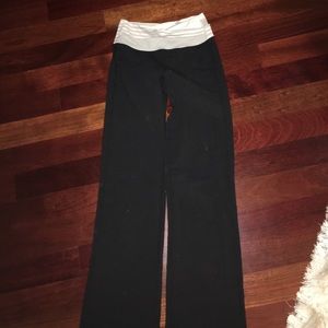 Lulu lemon yoga pants.