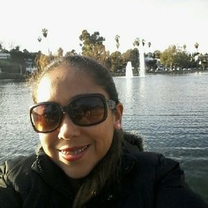 Meet your Posher, Ana