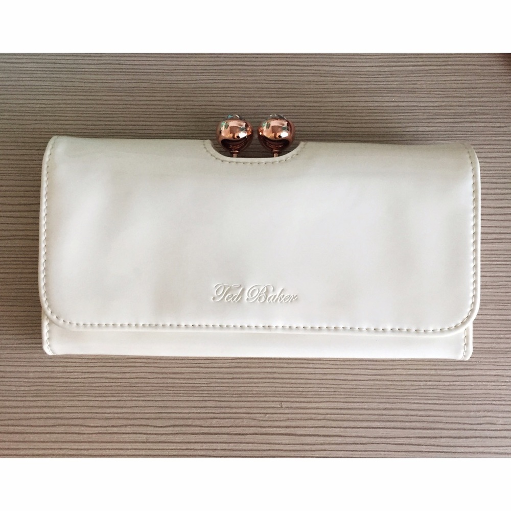 💎Ted Baker White Patent/Rose Gold Wallet💎