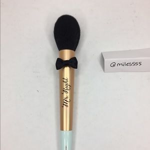Too Faced Mr. Right Powder Brush. NEW