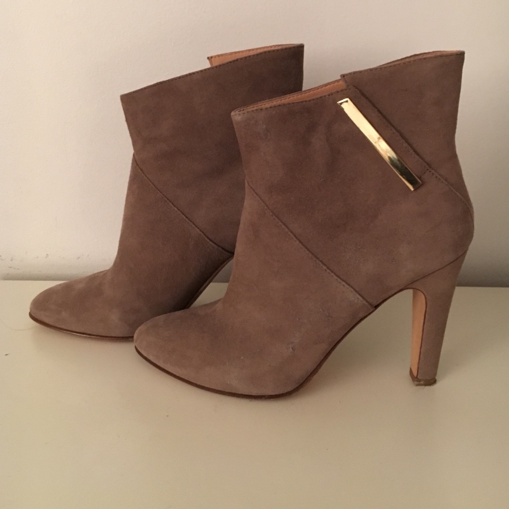 Sigerson Morrison ankle boots. Grey suede. Sz 7.5