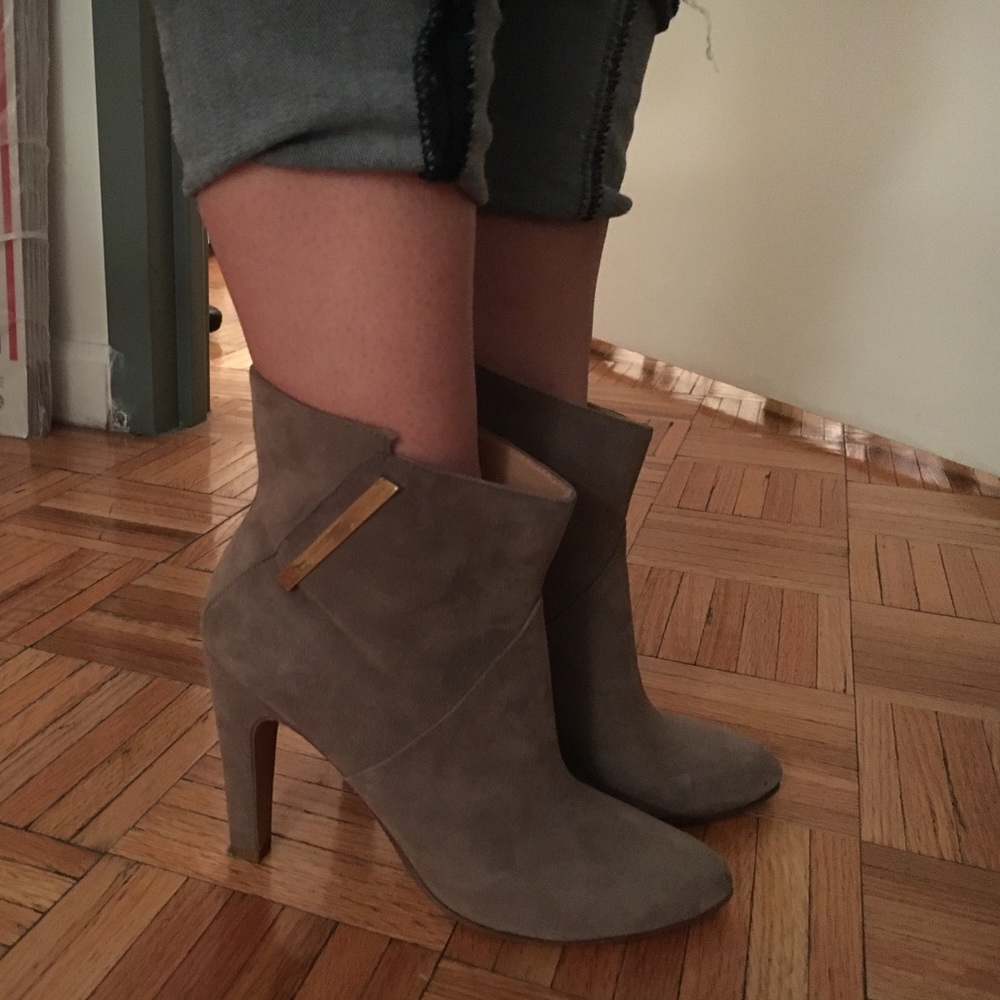 Sigerson Morrison ankle boots. Grey suede. Sz 7.5 - Picture 2 of 5