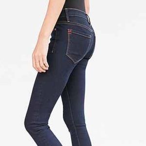 BDG Mid Rise Twig Skinny Jeans size 28