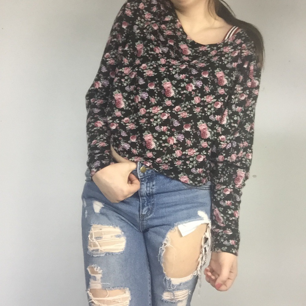 Floral tee🌸🌷🌻