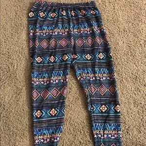 Plus size patterned leggings