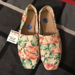 Toms