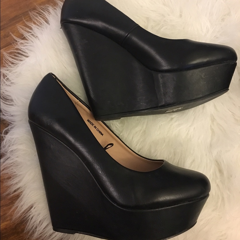 Black size 8 wedges