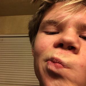 Meet your Posher, Chloe