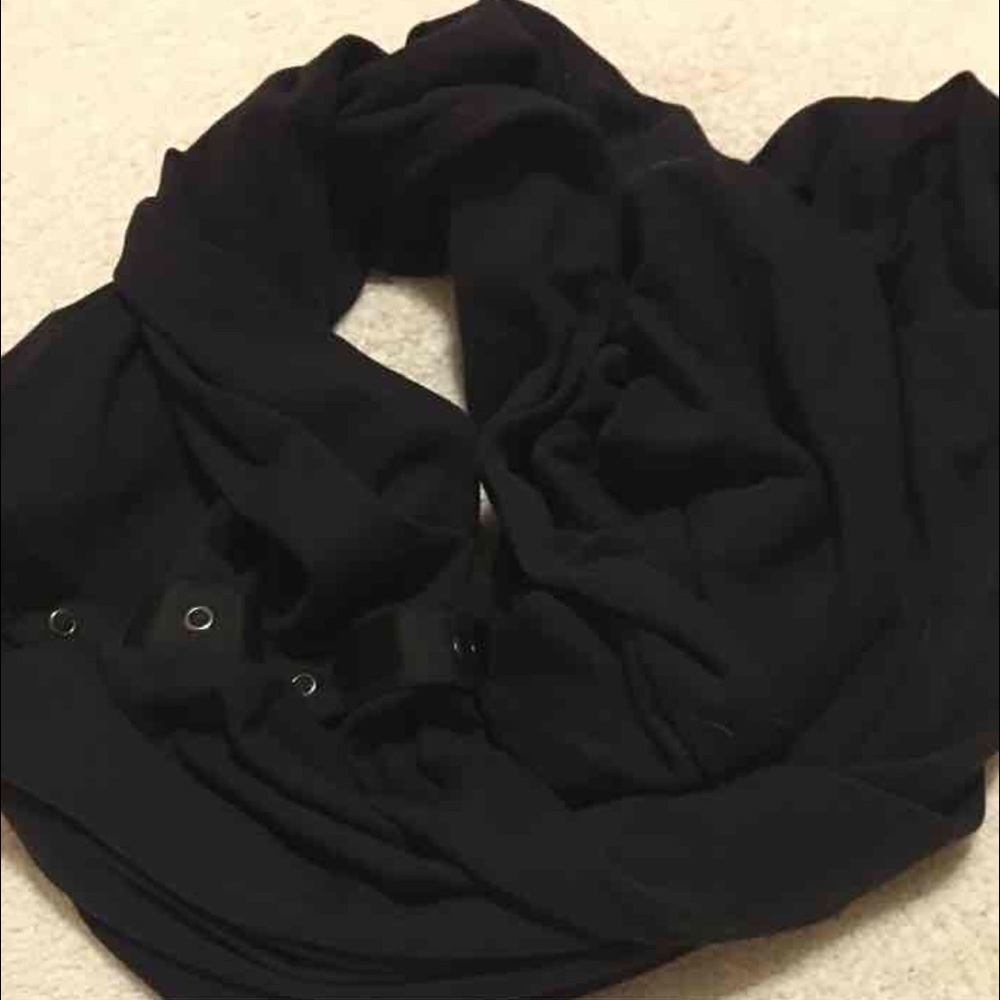 Black Lululemon Vinyasa Scarf