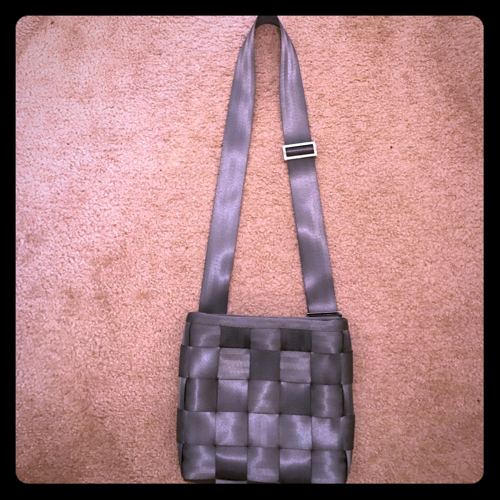Brand new grey Harveys mini messenger seatbelt bag