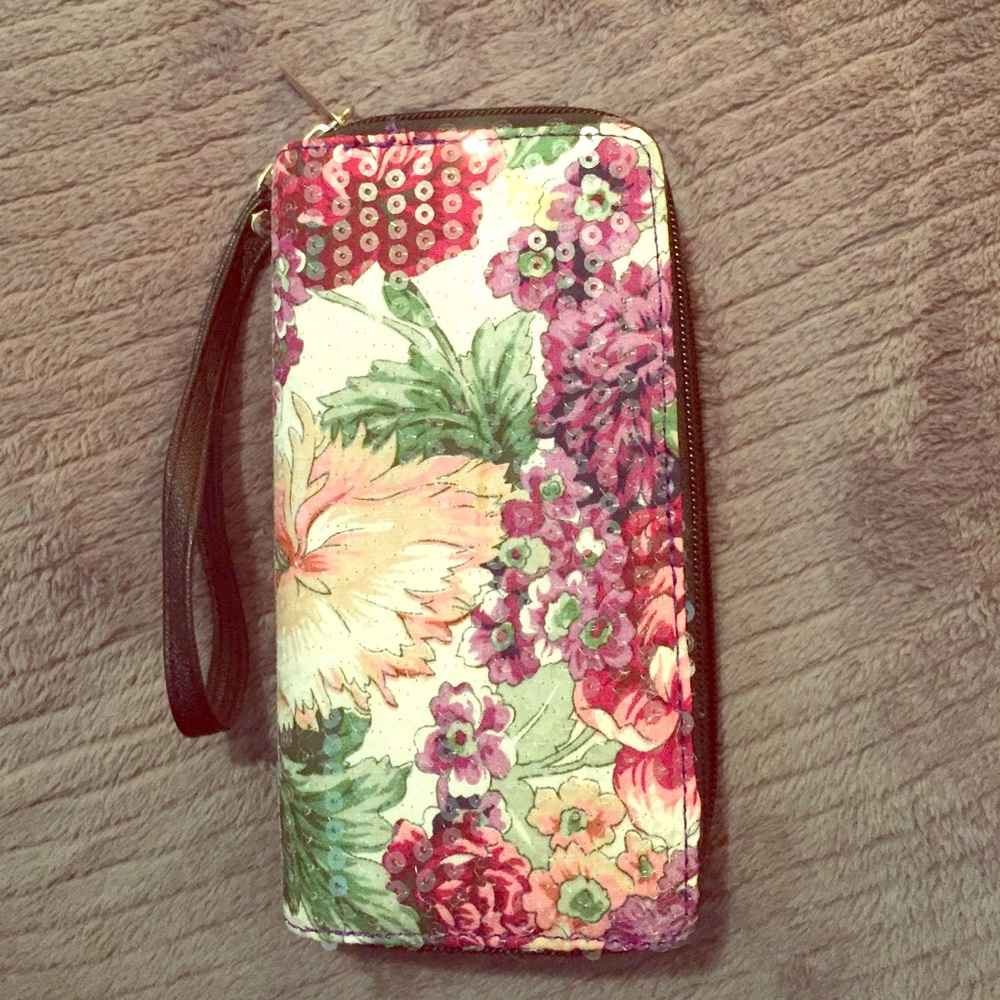 Floral wallet with sequins