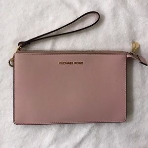 Micheal Kors Wristlet