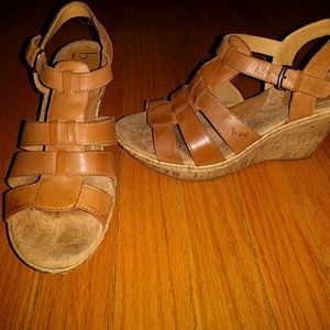 b.o.c. tan wedges