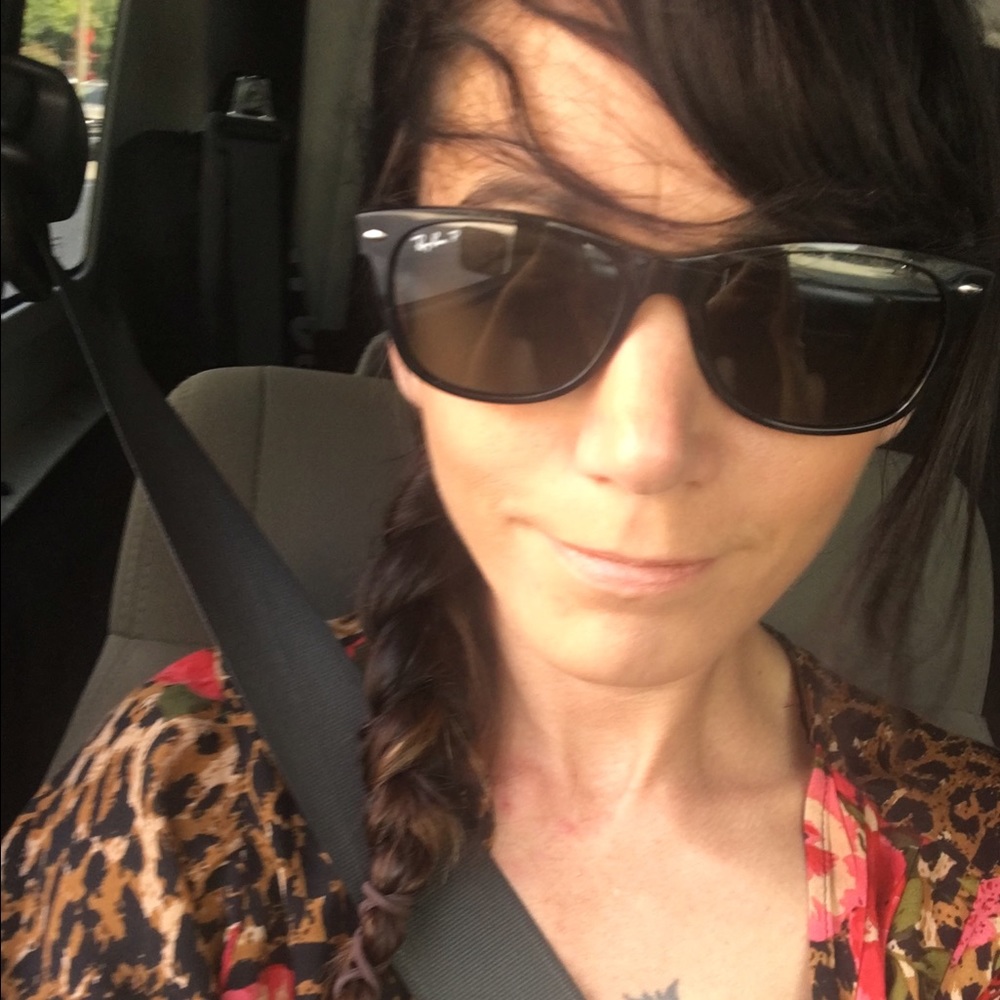 Meet your Posher, Danielle