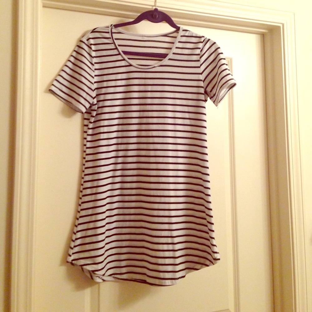 Super cute striped top/tunic!